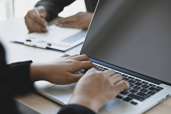 Undergraduate student filling out an online application to SPH