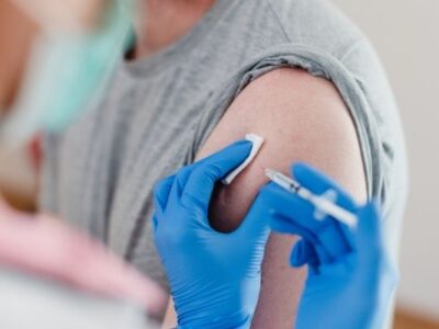 New Study Finds Pausing Arthritis Medications May Not Improve COVID-19 Vaccine Response